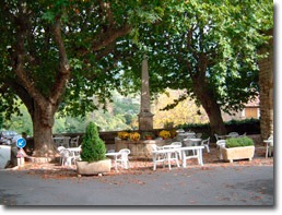 Seillans village